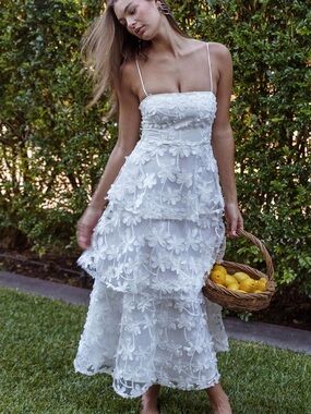Selfie Leslie White Floral Tiered Maxi Dress